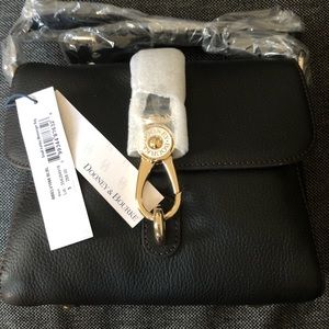 NEW WITH TAGS Dooney and Bourke Ashley Bag